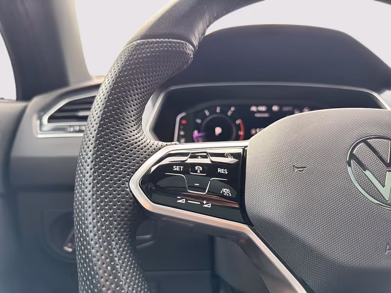2024 Volkswagen Tiguan Comfortline R-Line Black Edition