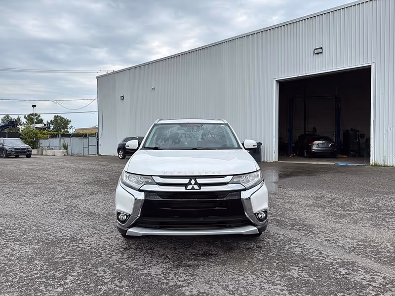 2016 Mitsubishi Outlander ES