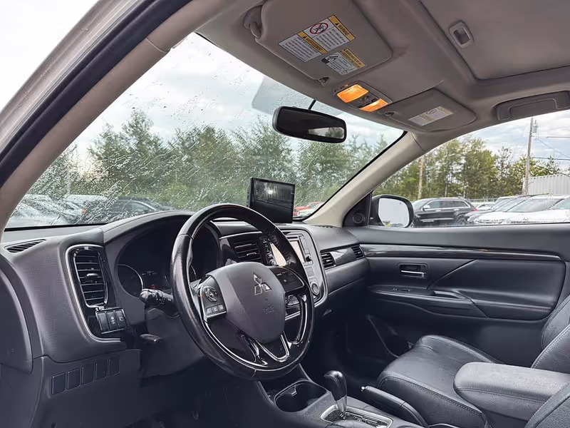 2016 Mitsubishi Outlander ES