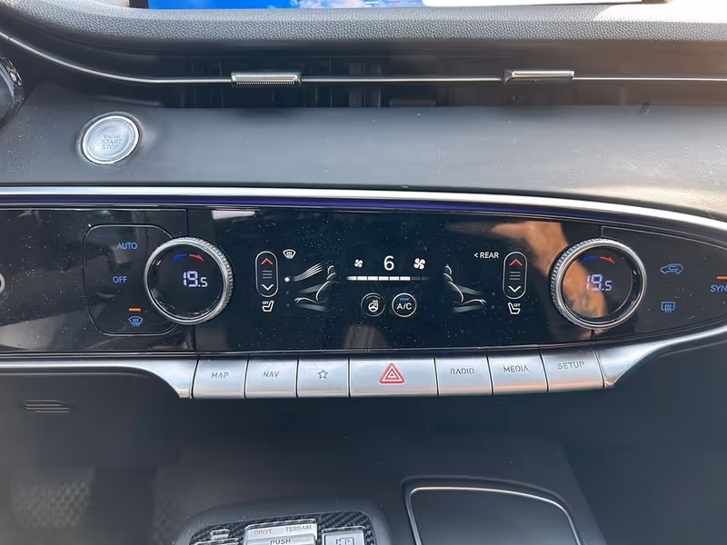 2023 Genesis GV70 2.5T Select