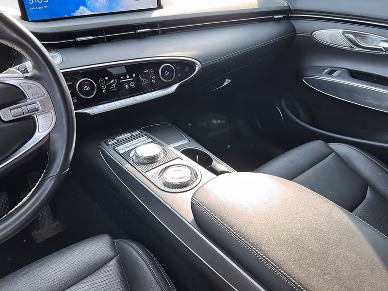2023 Genesis GV70 2.5T Select