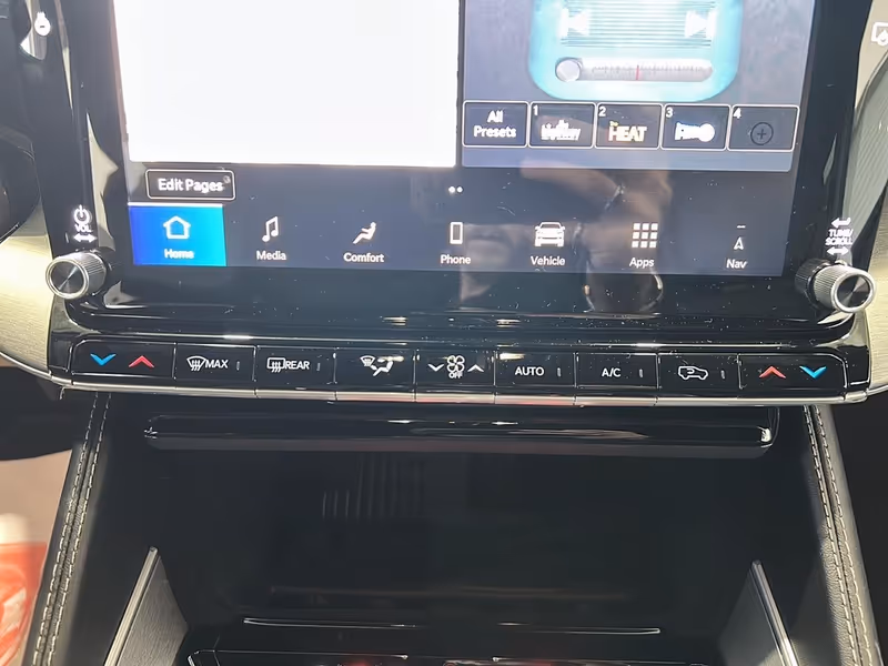 2026 Jeep Grand Wagoneer Limited Reserve