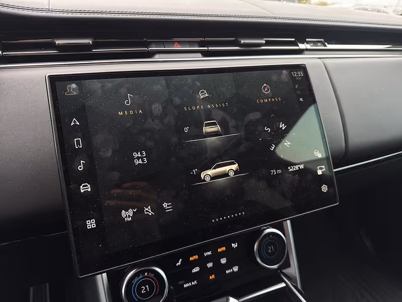 2023 Land Rover Range Rover SE