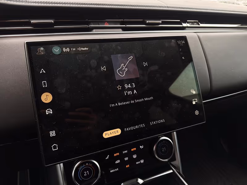 2023 Land Rover Range Rover SE