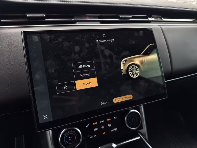2023 Land Rover Range Rover SE