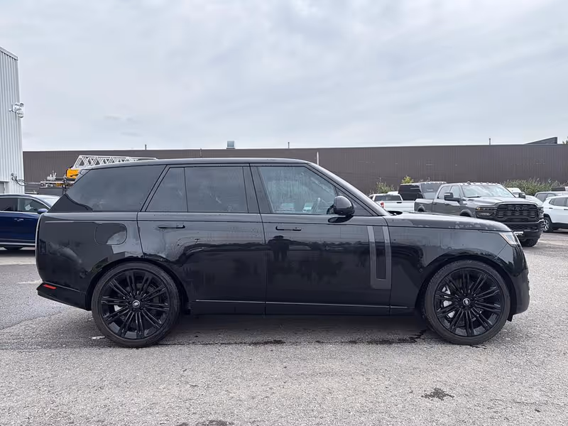 2023 Land Rover Range Rover SE