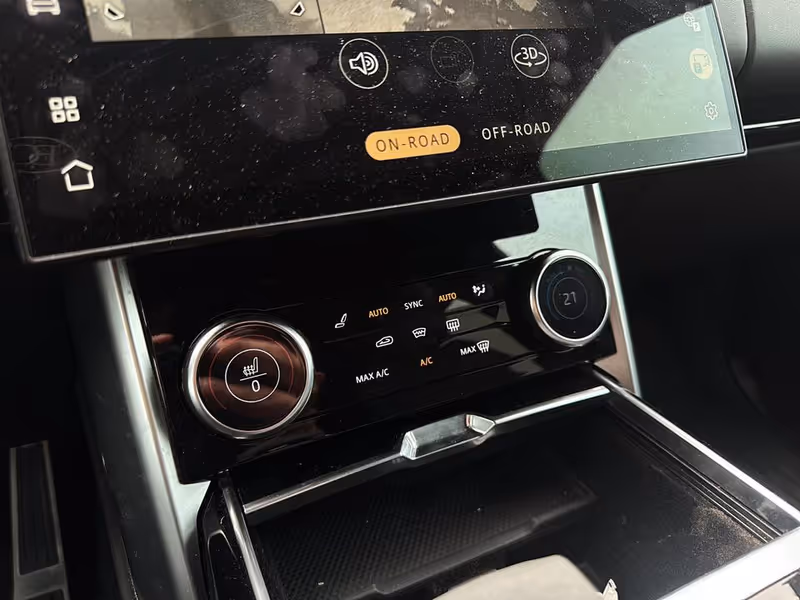 2023 Land Rover Range Rover SE