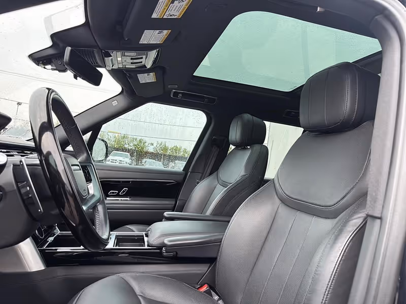 2023 Land Rover Range Rover SE