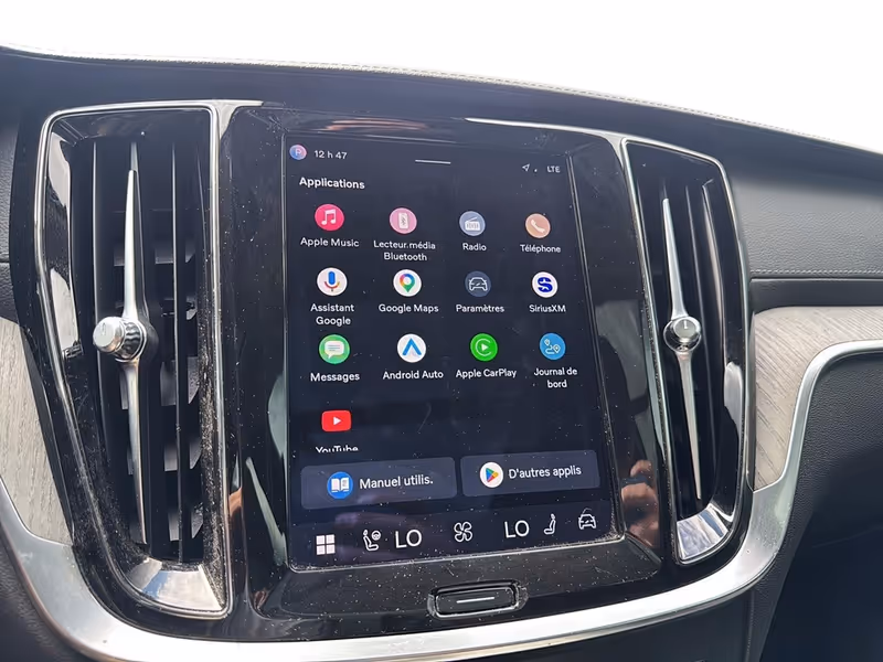 2023 Volvo V60 Ultimate Dark Theme