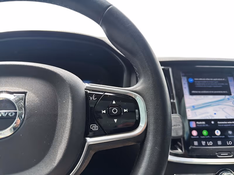 2023 Volvo V60 Ultimate Dark Theme
