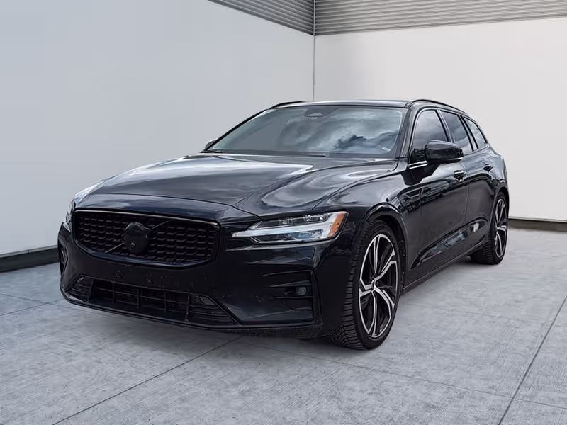 2023 Volvo V60 Ultimate Dark Theme