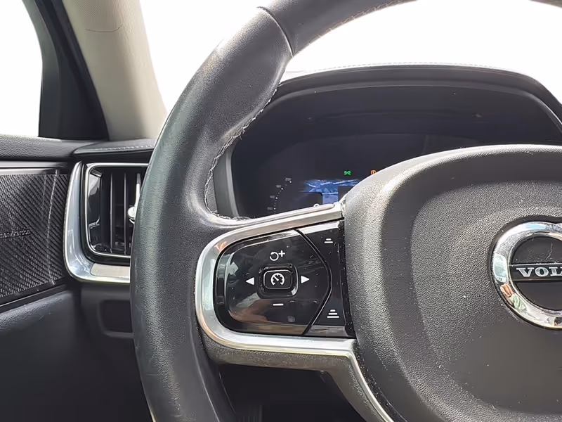 2023 Volvo V60 Ultimate Dark Theme