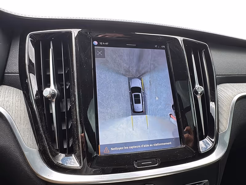 2023 Volvo V60 Ultimate Dark Theme