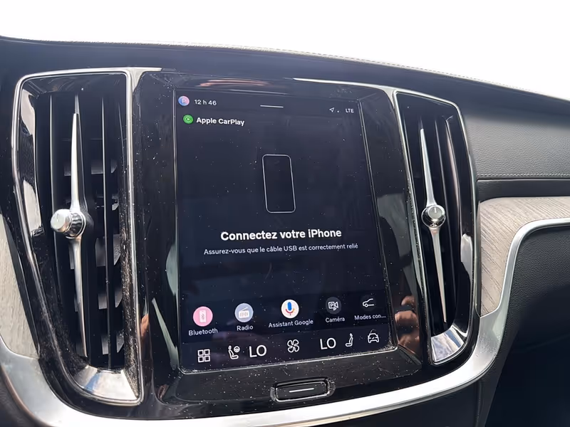 2023 Volvo V60 Ultimate Dark Theme