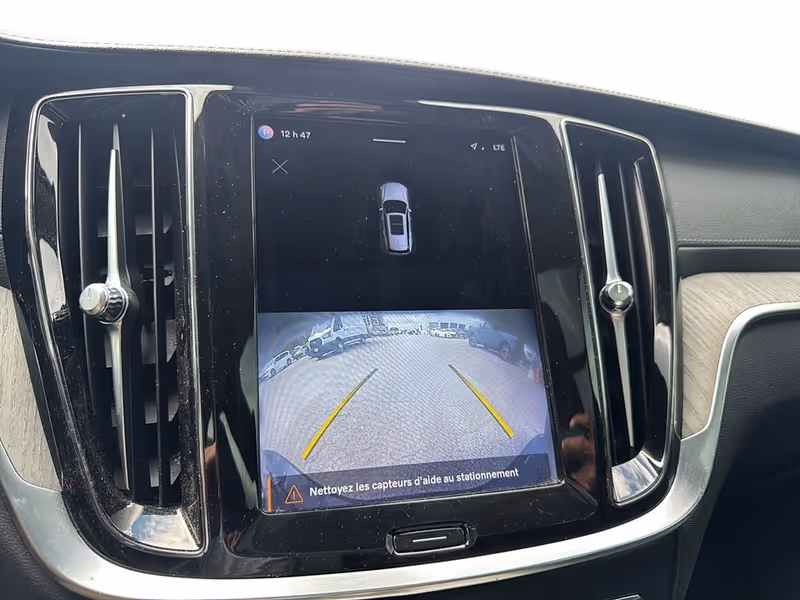 2023 Volvo V60 Ultimate Dark Theme