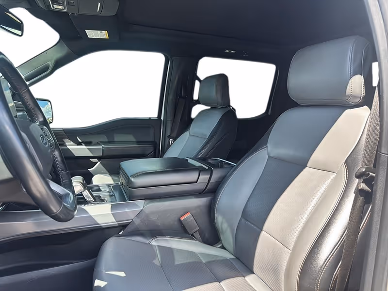 2024 Ford F-150 Lightning LARIAT