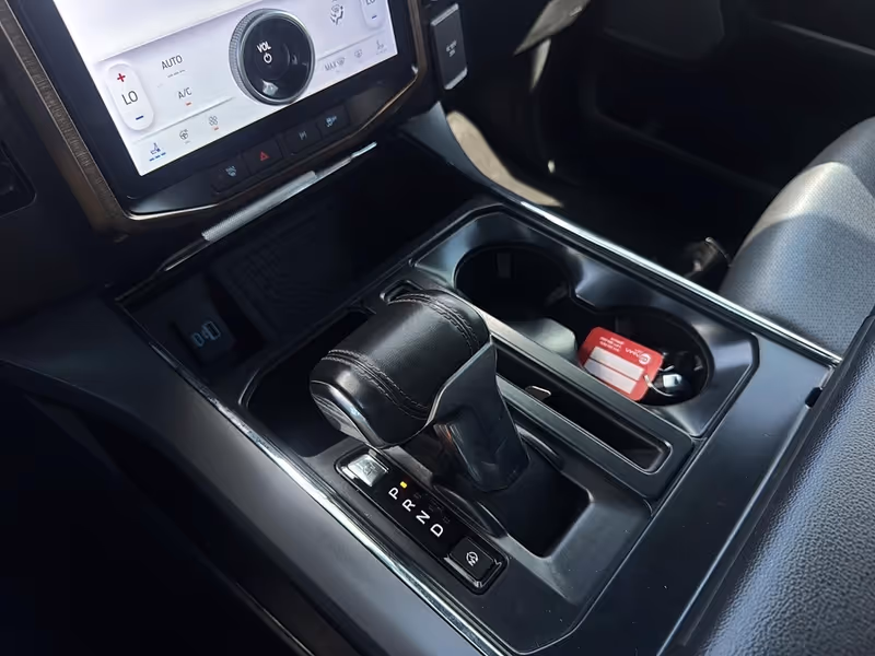 2024 Ford F-150 Lightning LARIAT