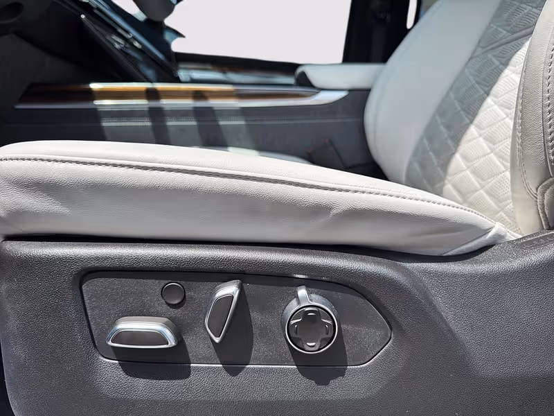 2025 Cadillac Escalade ESV 4WD Premium Luxury Platinum