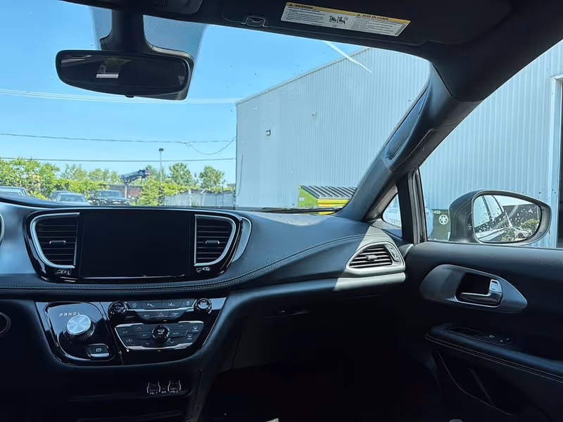 2023 Chrysler Pacifica Touring