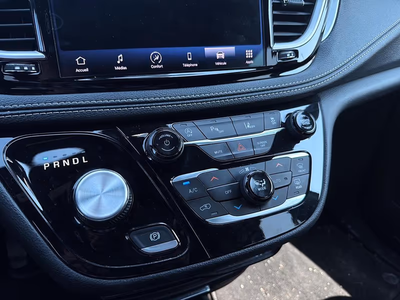 2023 Chrysler Pacifica Touring