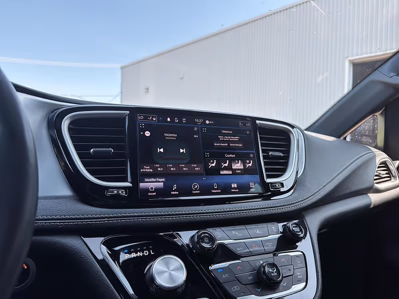 2023 Chrysler Pacifica Touring