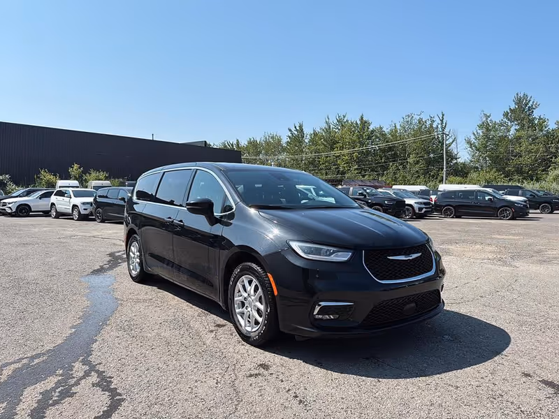 2023 Chrysler Pacifica Touring