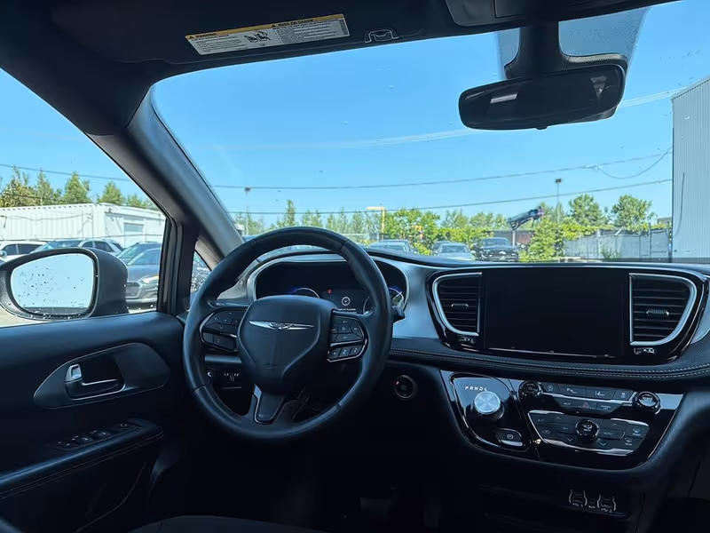 2023 Chrysler Pacifica Touring