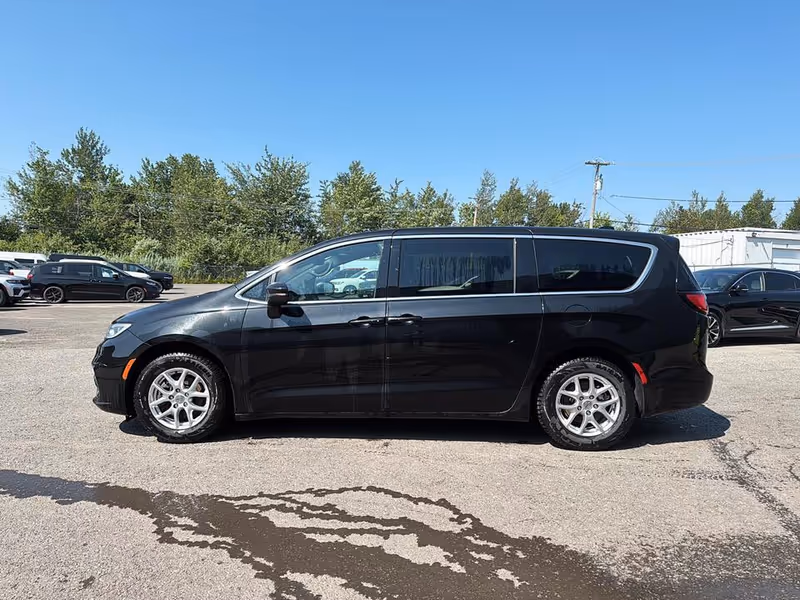 2023 Chrysler Pacifica Touring