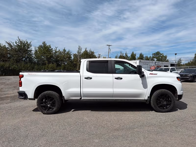 2022 Chevrolet Silverado 1500 Custom Trail Boss