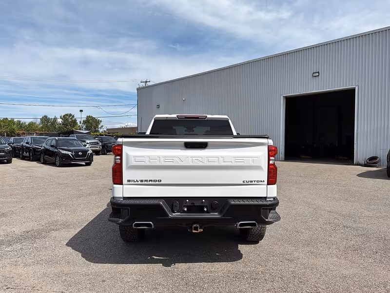 2022 Chevrolet Silverado 1500 Custom Trail Boss