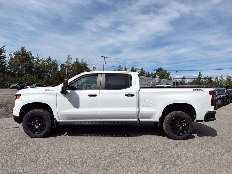 2022 Chevrolet Silverado 1500 Custom Trail Boss