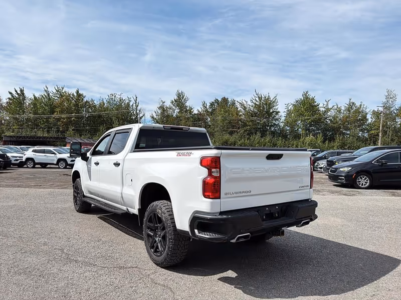 2022 Chevrolet Silverado 1500 Custom Trail Boss