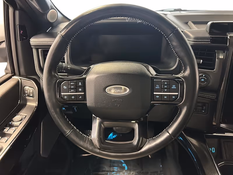 2023 Ford F-150 Lightning Platinum