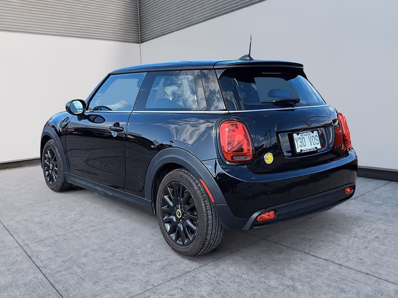 2022 MINI 3 Door Cooper SE