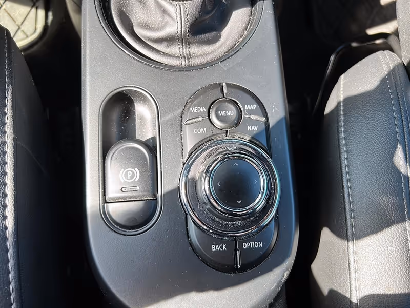 2022 MINI 3 Door Cooper SE