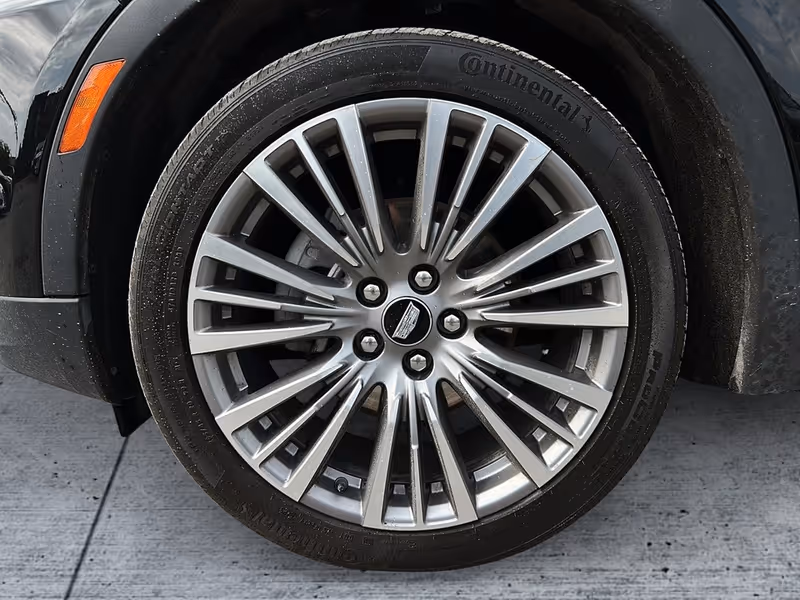 2024 Cadillac XT4 AWD Premium Luxury