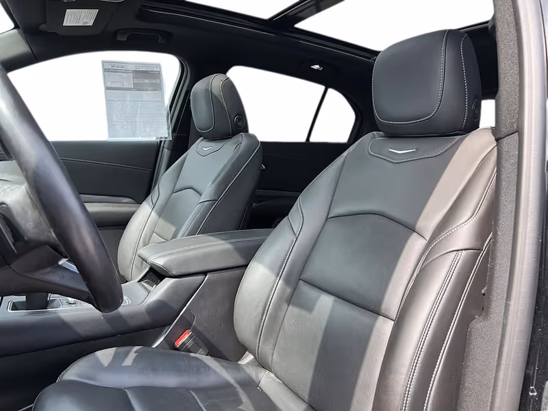 2024 Cadillac XT4 AWD Premium Luxury