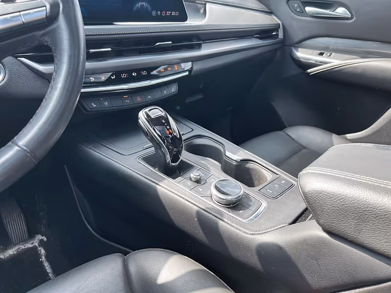 2024 Cadillac XT4 AWD Premium Luxury