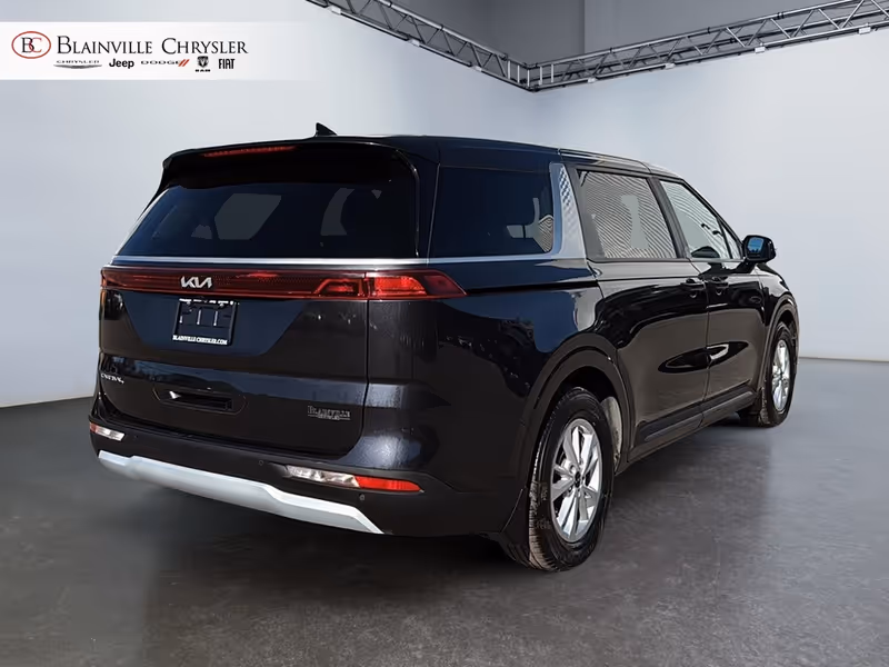 2023 Kia Carnival LX