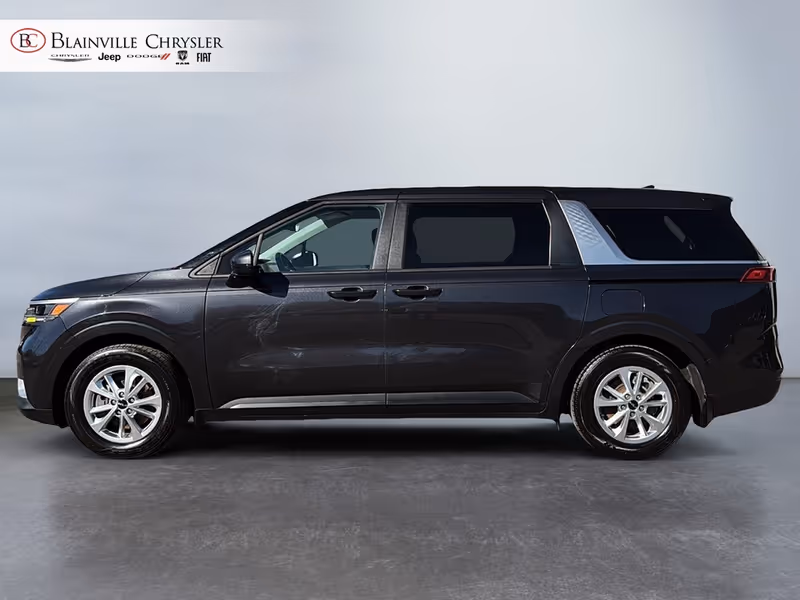 2023 Kia Carnival LX