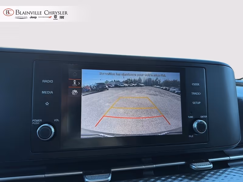 2023 Kia Carnival LX