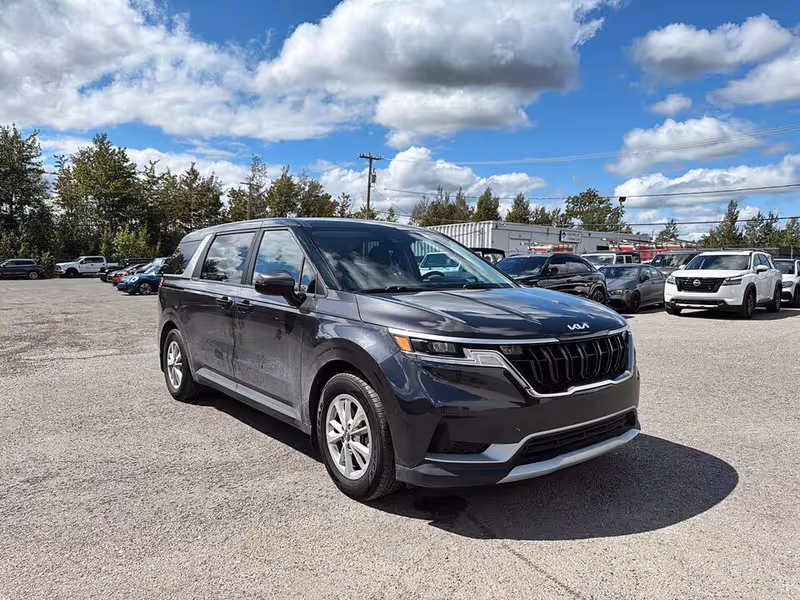 2023 Kia Carnival LX