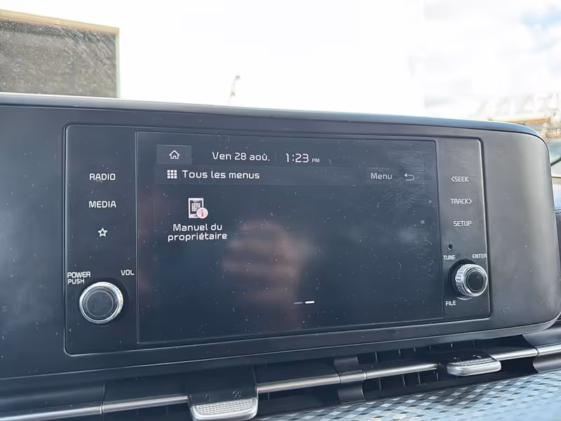 2023 Kia Carnival LX