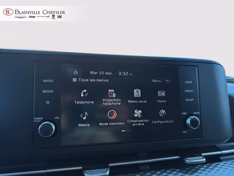 2023 Kia Carnival LX
