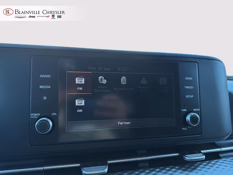 2023 Kia Carnival LX