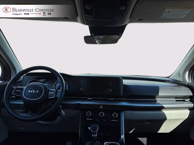 2023 Kia Carnival LX