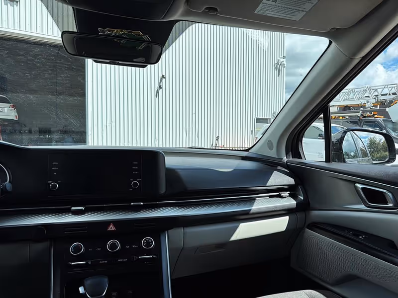 2023 Kia Carnival LX