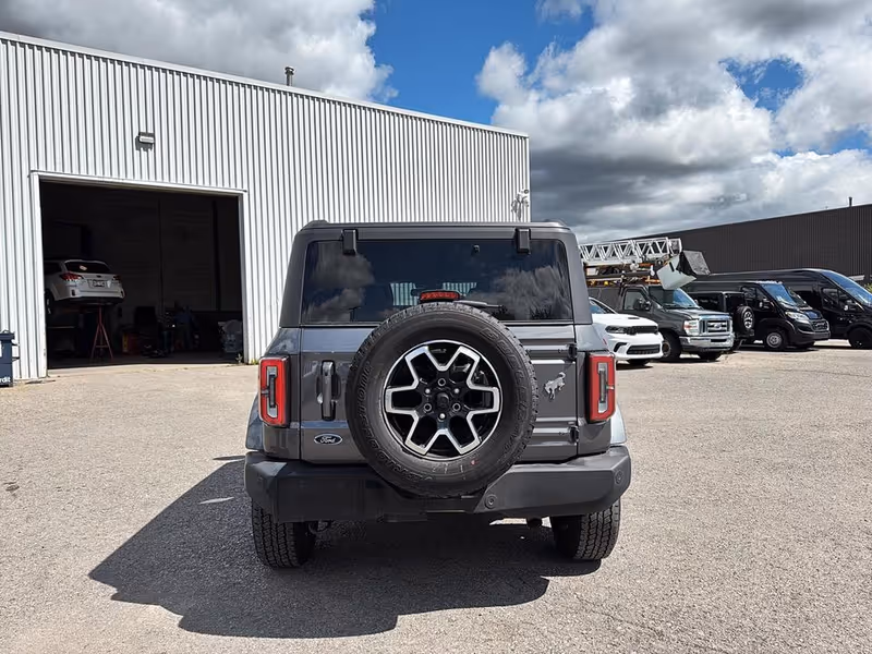 2024 Ford Bronco Outer Banks
