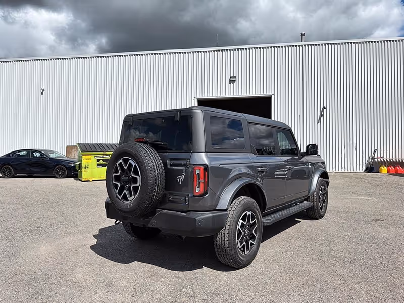 2024 Ford Bronco Outer Banks