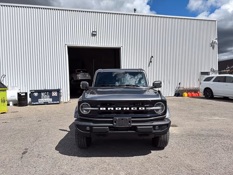 2024 Ford Bronco Outer Banks